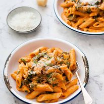 Creamy Sun Dried Tomato Pasta - it's like a creamy pesto, bursting with sun dried tomato and basil flavours!