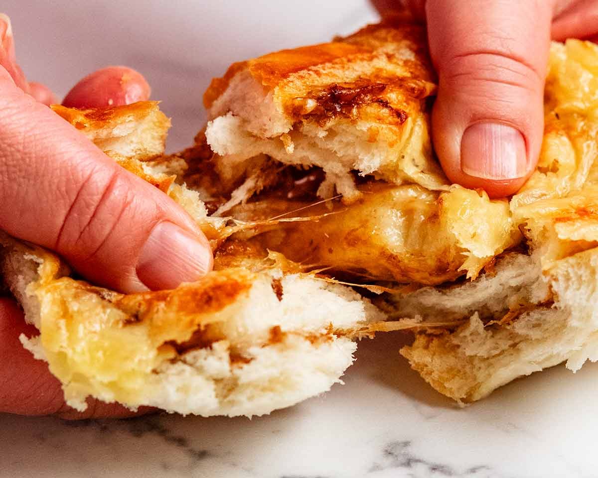 Cheese and Vegemite scrolls (Cheesymite scrolls)